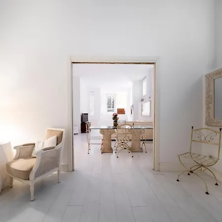 Centro Luxury - Duomo 5min - Garden, Wifi Apartment