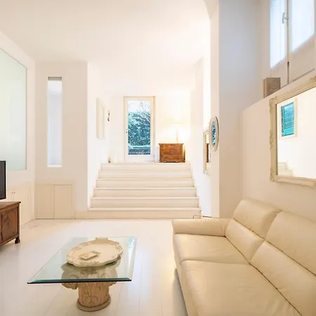 Centro Luxury - Duomo 5min - Garden, Wifi Apartment Milan